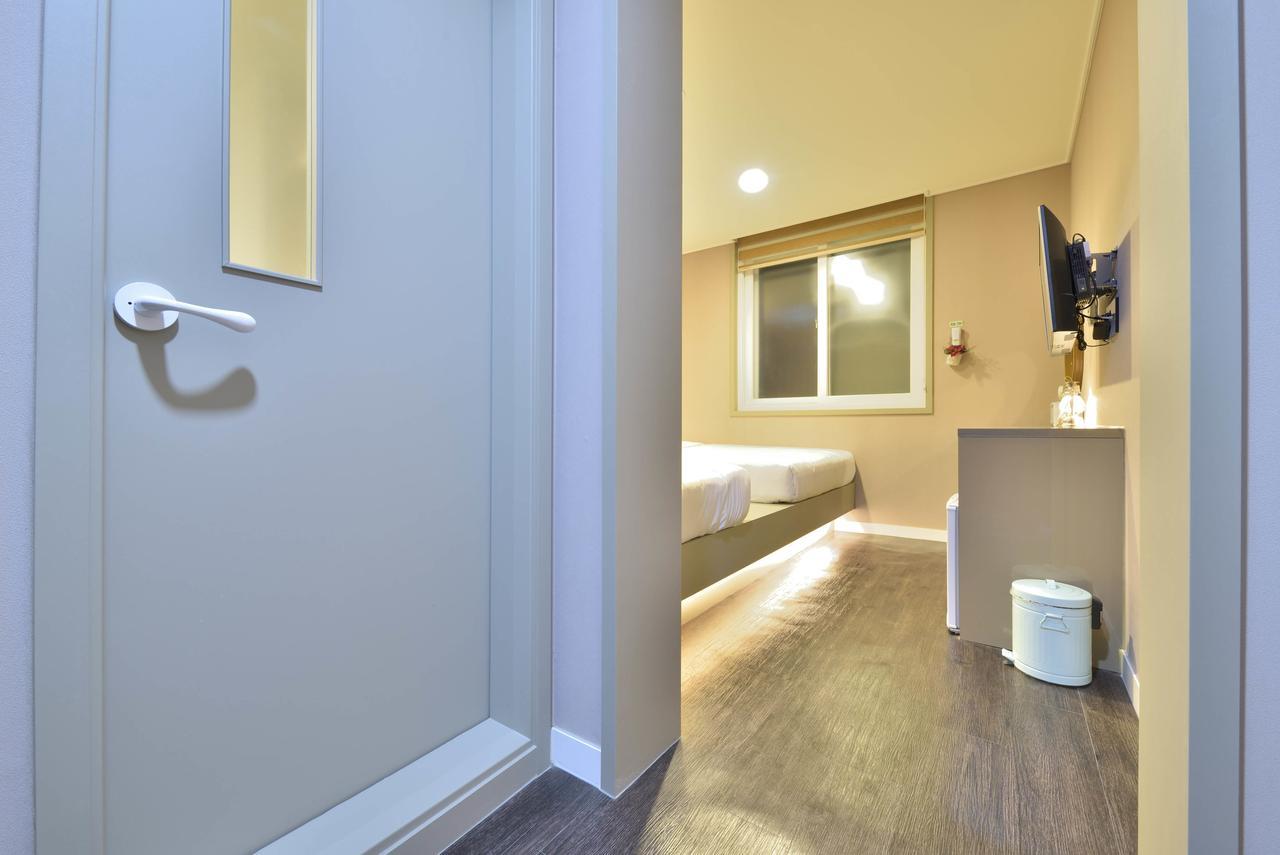 With U Hotel & Guesthouse Sokcho Dış mekan fotoğraf
