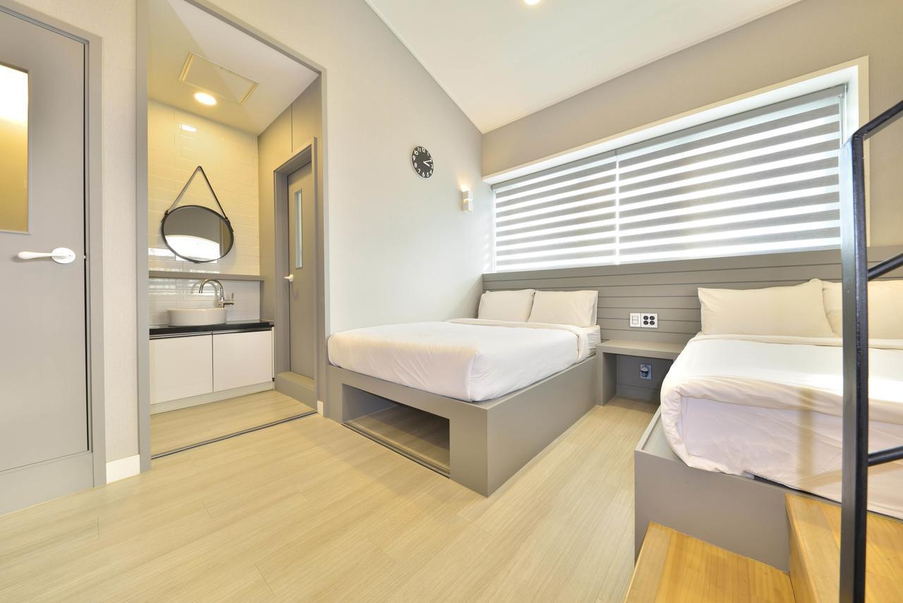 With U Hotel & Guesthouse Sokcho Dış mekan fotoğraf