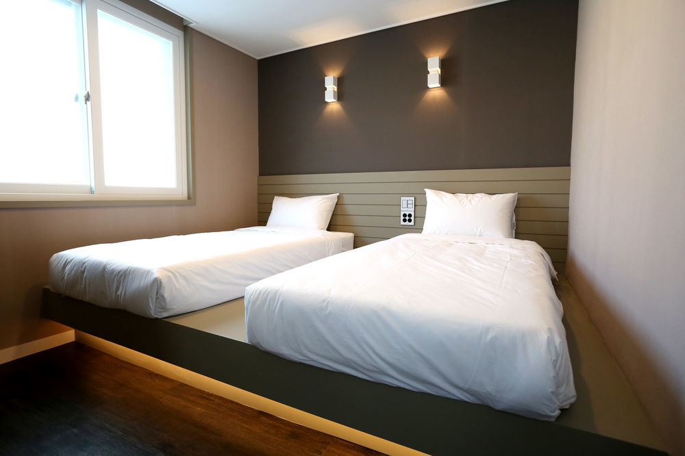 With U Hotel & Guesthouse Sokcho Dış mekan fotoğraf