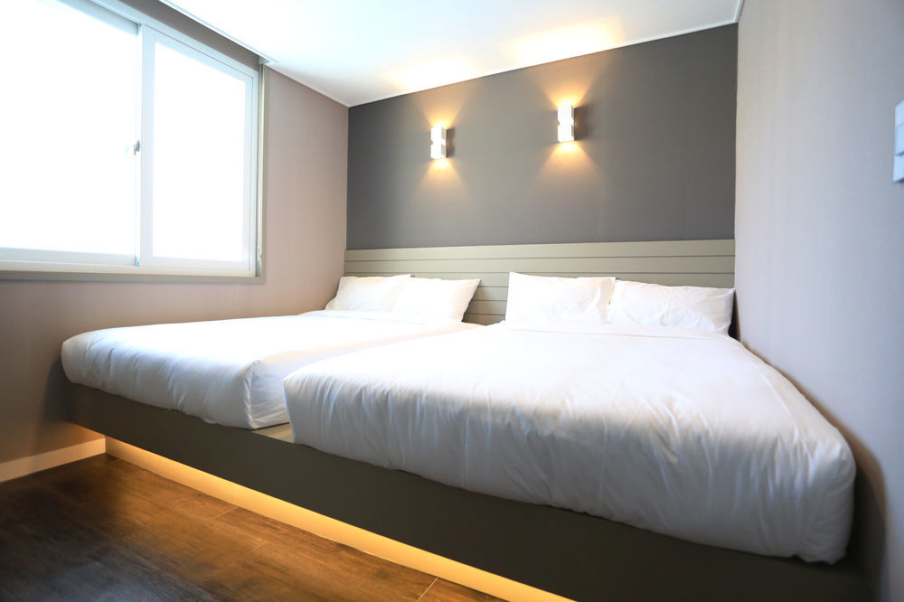 With U Hotel & Guesthouse Sokcho Dış mekan fotoğraf